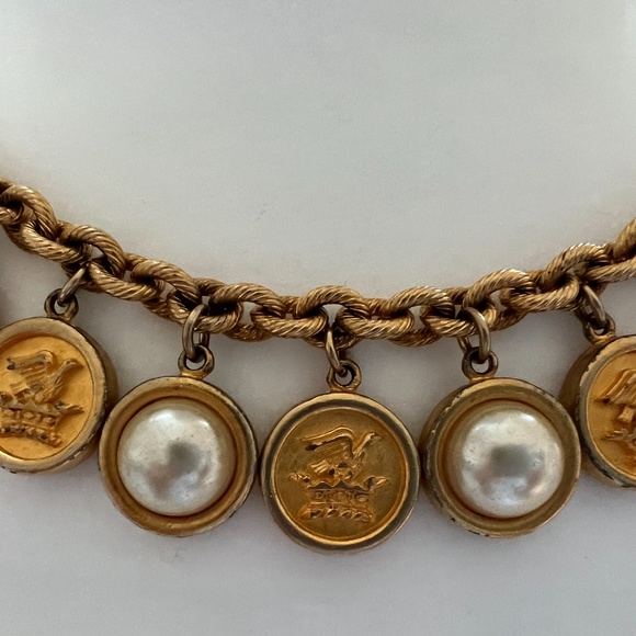 Vintage MISH New York 1980’s Gold Plated Multi Charm Pearl Chain Collar Necklace - Picture 3 of 16